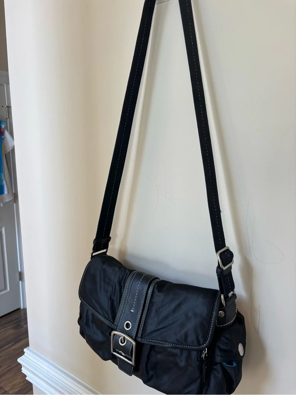 Vintage Coach Black Goth Punk Aesthetic Crossbody with Bright Blue Interior - Picture 7 of 15